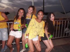 Oktober 10 Anos